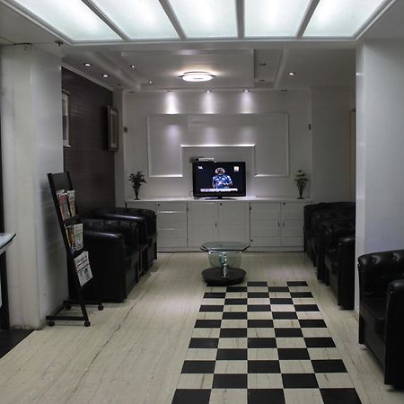 Hotel Apple Inn อาเมดาบัด ภายนอก รูปภาพ